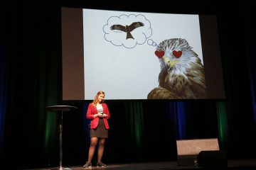 Science Slam 2018 - Franziska Janke auf der Bühne. Foto: Monic Weichelt